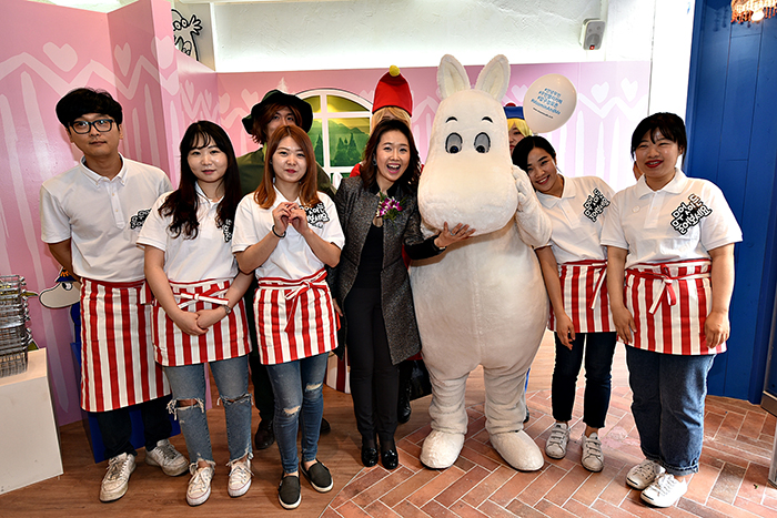 Moomin Around The World The First Moomin Cafe In South Korea Now Open Moomin