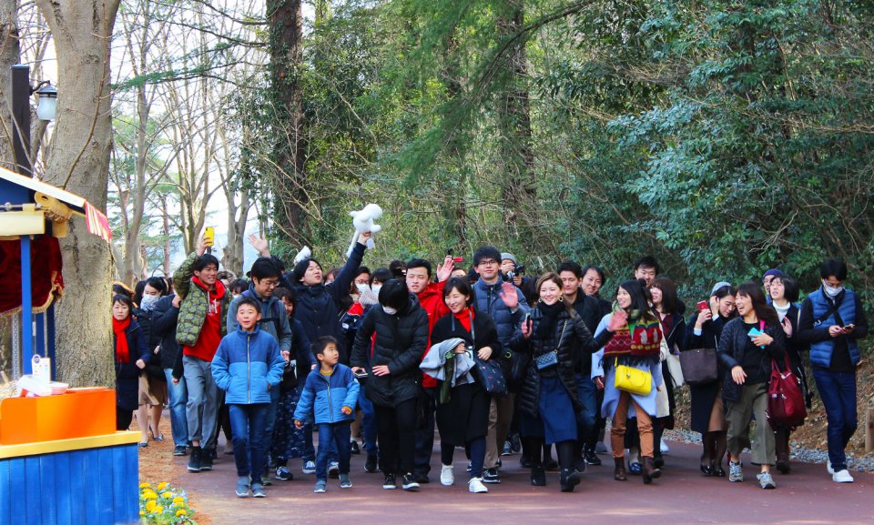 Moominvalley-Park-Japan-Hanno-Opening-First-Visitors-Running