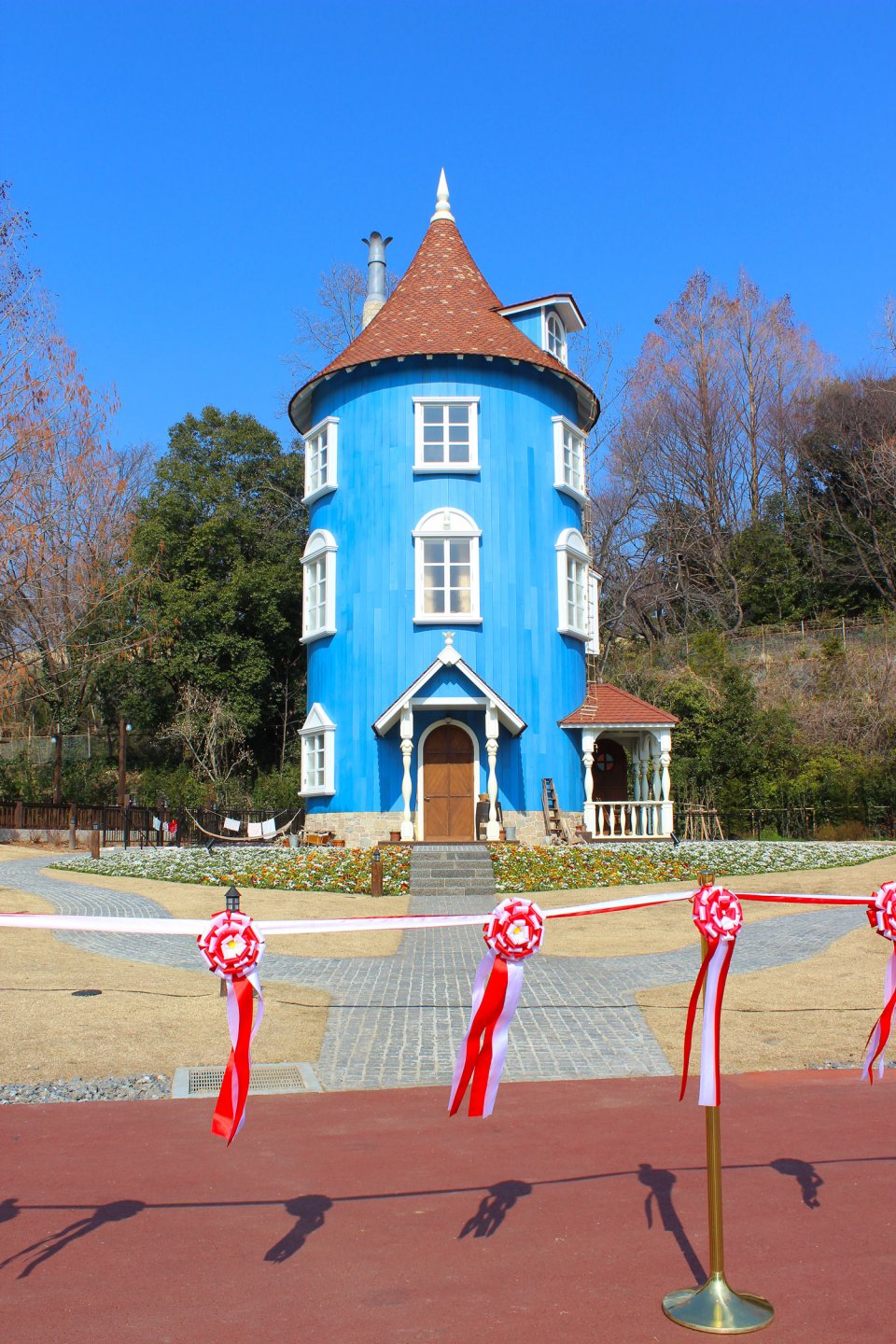 Moominvalley-Park-Japan-Hanno-Opening-Moominhouse-Ribbons