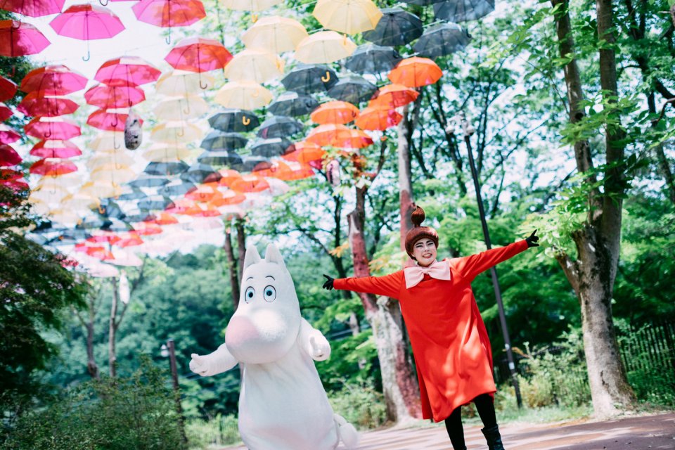 Moominvalley_Park_Umbrella_Sky_Japan_Hanno_Moomintroll_Little_My