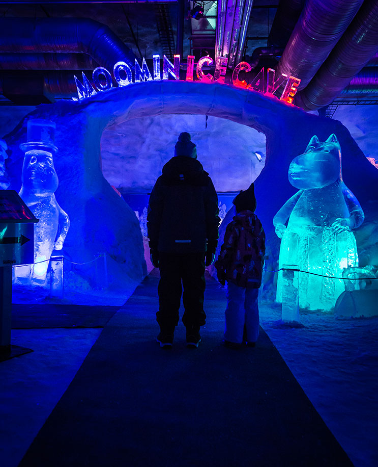 The new ice sculptures and fun activities of the Moomin Ice Cave charms