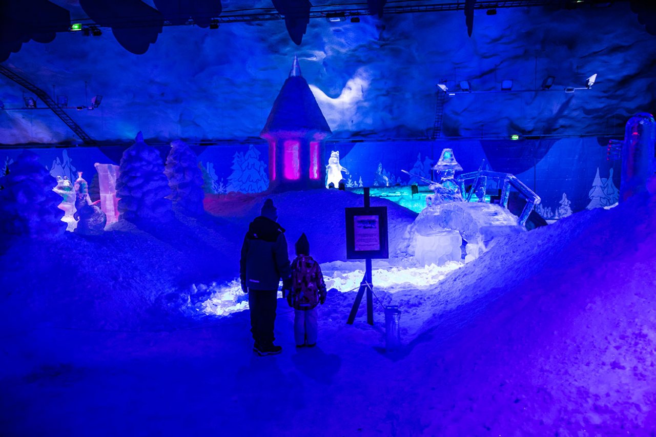 The new ice sculptures and fun activities of the Moomin Ice Cave charms