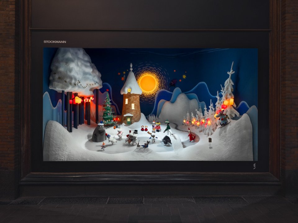 Moomin family's winter on Stockmann's Christmas window in 2025